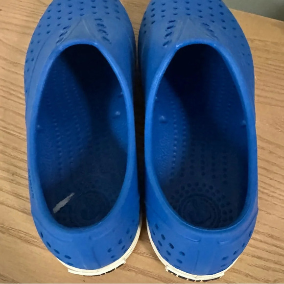 Native Miller Slip On Water Shoes Beach Size 5 - Picture 4 of 6